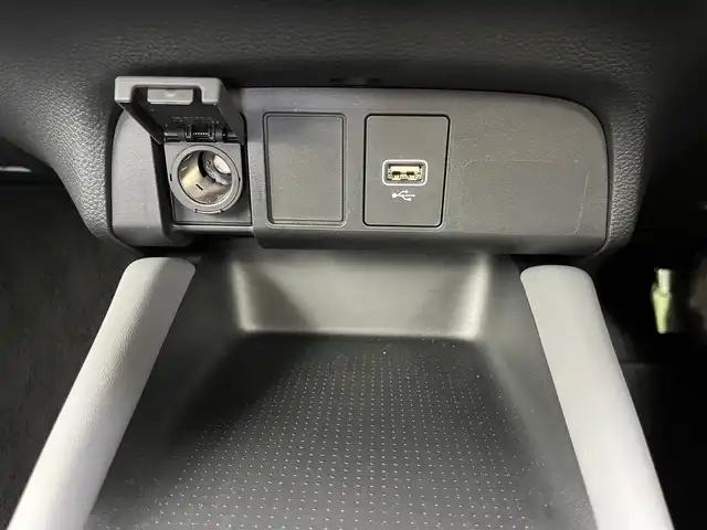 ホンダ フィット e:HEV RS 愛知県 2023(令5)年 1.8万km グレー 純正DA（ワンセグ、CS、Bluetooth）/ETC/Bカメラ/ACC/電子パーキング/オートホールド/衝突軽減ブレーキ/レーンキープアシスト/コーナーセンサー/スマートキー/ハーフレザーシート/USB/スマートキー/純正フロアマット/純正16インチAW/オートライト/三点エアバック/横滑り防止装置