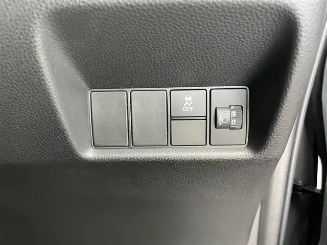 ホンダ フィット e:HEV RS 愛知県 2023(令5)年 1.8万km グレー 純正DA（ワンセグ、CS、Bluetooth）/ETC/Bカメラ/ACC/電子パーキング/オートホールド/衝突軽減ブレーキ/レーンキープアシスト/コーナーセンサー/スマートキー/ハーフレザーシート/USB/スマートキー/純正フロアマット/純正16インチAW/オートライト/三点エアバック/横滑り防止装置