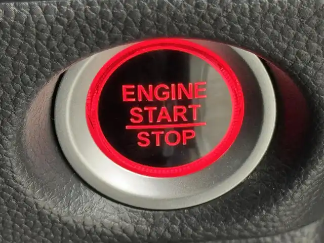 ホンダ Ｎ ＢＯＸ カスタム L 福岡県 2022(令4)年 3.3万km 白 純正ナビ／フルセグＴＶ　/バックカメラ　/アダプティブクルコン　/コーナーセンサー　/衝突被害軽減ブレーキ　/レーンキープ　/先行車発進検知　/片側電動スライドドア　/シートヒーター　/純正１４インチＡＷ　/ＬＥＤライト