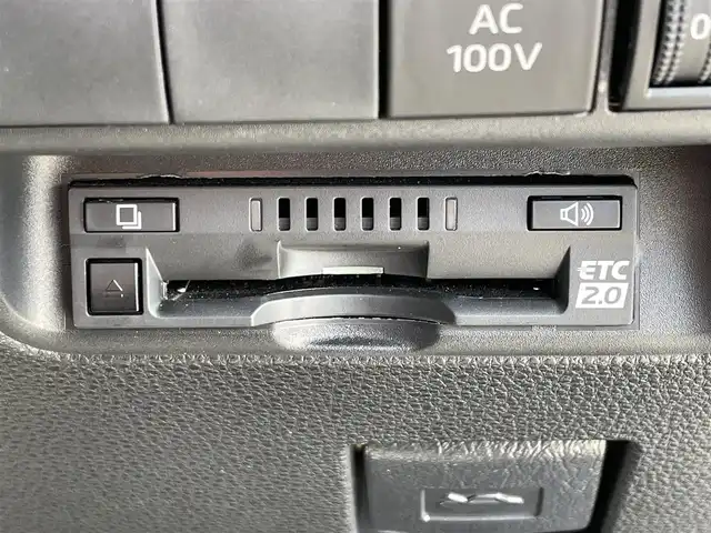 トヨタ アクア Z 滋賀県 2022(令4)年 0.9万km アーバンカーキ ワンオーナー/10.5型ディスプレイ/・Bluetooth/USB/アラウンドビューモニター/革巻きステアリング/ステアリングリモコン/パーキングアシスト/ETC2.0/前後ドライブレコーダー/レーダークルコン/LEDオートライト/フォグライト/トヨタセーフティセンス/・レーントレーシングアシスト/・プリクラッシュセーフティ/・ブラインドスポットモニター/・クリアランスソナー/・ヘッドアップディスプレイ/・パーキングサポートブレーキ/・ロードサインアシスト/スマートキー