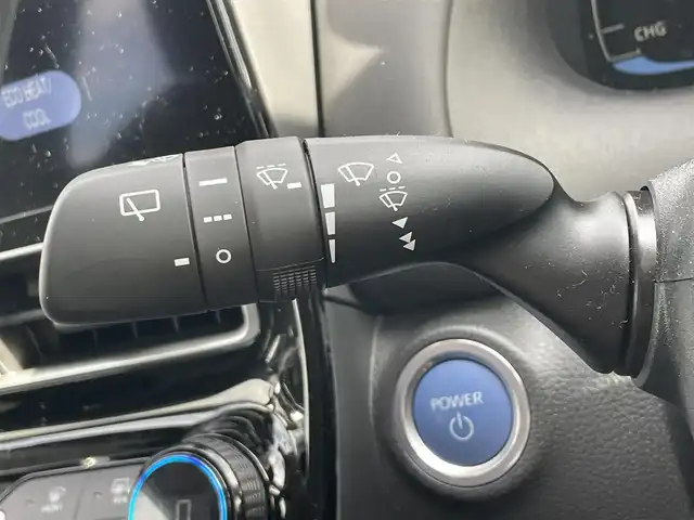 トヨタ アクア Z 滋賀県 2022(令4)年 0.9万km アーバンカーキ ワンオーナー/10.5型ディスプレイ/・Bluetooth/USB/アラウンドビューモニター/革巻きステアリング/ステアリングリモコン/パーキングアシスト/ETC2.0/前後ドライブレコーダー/レーダークルコン/LEDオートライト/フォグライト/トヨタセーフティセンス/・レーントレーシングアシスト/・プリクラッシュセーフティ/・ブラインドスポットモニター/・クリアランスソナー/・ヘッドアップディスプレイ/・パーキングサポートブレーキ/・ロードサインアシスト/スマートキー