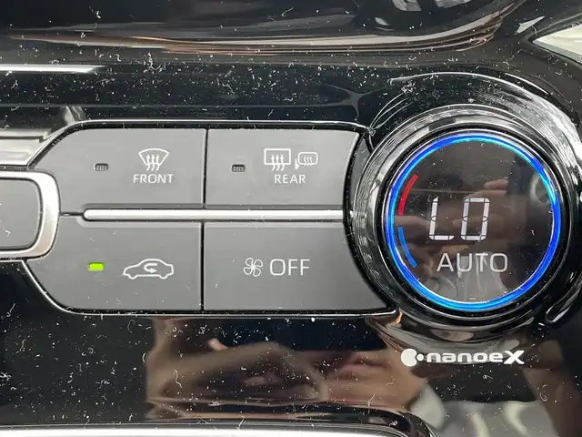 トヨタ アクア Z 滋賀県 2022(令4)年 0.9万km アーバンカーキ ワンオーナー/10.5型ディスプレイ/・Bluetooth/USB/アラウンドビューモニター/革巻きステアリング/ステアリングリモコン/パーキングアシスト/ETC2.0/前後ドライブレコーダー/レーダークルコン/LEDオートライト/フォグライト/トヨタセーフティセンス/・レーントレーシングアシスト/・プリクラッシュセーフティ/・ブラインドスポットモニター/・クリアランスソナー/・ヘッドアップディスプレイ/・パーキングサポートブレーキ/・ロードサインアシスト/スマートキー