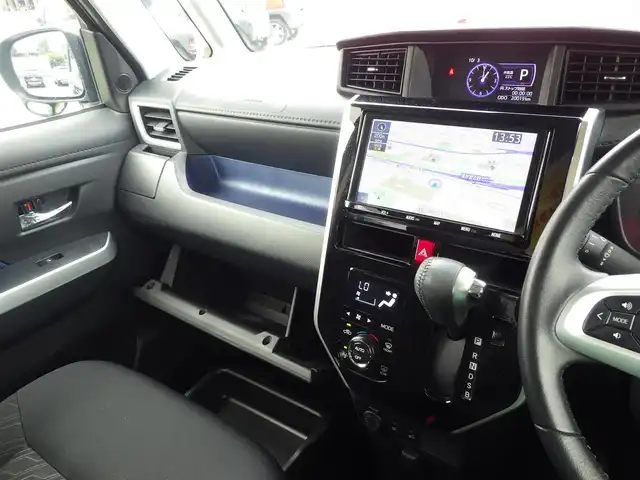トヨタ タンク カスタムG 千葉県 2019(令1)年 2万km ブラックマイカメタリック/レーザーブルークリスタルシャイン 2トーン スマートアシストIII/クルーズコントロール/エコアイドル/両側パワースライドドア/純正SDナビ/地デジTV/【DVD/CD再生機能　Bluetooth接続】/バックカメラ/ドライブレコーダー/前席シートヒーター/革巻きステアリング/ステアリングスイッチ/ETC/LEDヘッドライト/フォグライト/ウインカーミラー/コーナーセンサー/純正14インチアルミホイル/キーフリーシステム