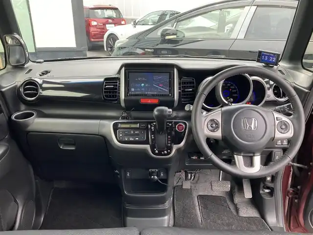 ホンダ Ｎ ＢＯＸ カスタム G ターボSSパッケージ 香川県 2014(平26)年 6.7万km プレミアムディープロッソパール 社外メモリーナビ/→AM/FM/CD/DVD/Bluetooth/フルセグTV/バックカメラ/両側パワースライドドア/シートヒーター/クルーズコントロール/GPSレーダー/前後ドライブレコーダー/革巻きステアリング/アイドリングストップ/HIDヘッドライト/ETC/プッシュスタート/スマートキー/CTBA/オートライト