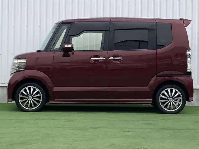 ホンダ Ｎ ＢＯＸ カスタム G ターボSSパッケージ 香川県 2014(平26)年 6.7万km プレミアムディープロッソパール 社外メモリーナビ/→AM/FM/CD/DVD/Bluetooth/フルセグTV/バックカメラ/両側パワースライドドア/シートヒーター/クルーズコントロール/GPSレーダー/前後ドライブレコーダー/革巻きステアリング/アイドリングストップ/HIDヘッドライト/ETC/プッシュスタート/スマートキー/CTBA/オートライト