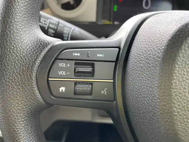 ホンダ Ｎ ＢＯＸ 石川県 2024(令6)年 0.7万km クリスタルブラックパール 純正8型ディスプレイオーディオ/バックカメラ/LEDヘッドライト/両側パワースライドドア/ホンダセンシング/レーダークルーズ/スマートキー/プッシュスタート/電動ミラー/シートヒーター/ベンチシート/オートライト