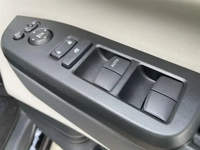 ホンダ Ｎ ＢＯＸ 石川県 2024(令6)年 0.7万km クリスタルブラックパール 純正8型ディスプレイオーディオ/バックカメラ/LEDヘッドライト/両側パワースライドドア/ホンダセンシング/レーダークルーズ/スマートキー/プッシュスタート/電動ミラー/シートヒーター/ベンチシート/オートライト