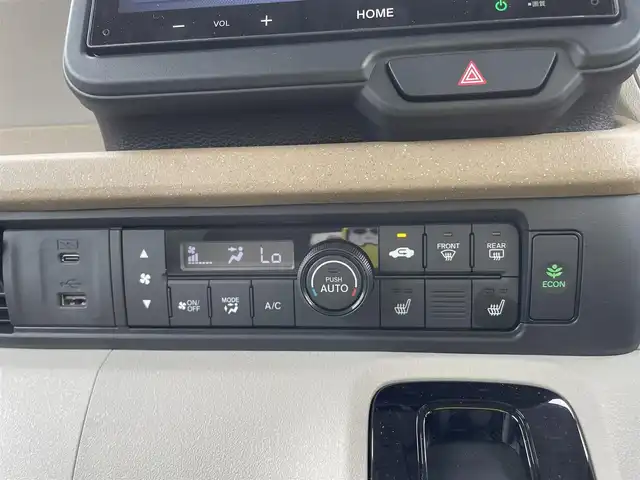 ホンダ Ｎ ＢＯＸ 石川県 2024(令6)年 0.7万km クリスタルブラックパール 純正8型ディスプレイオーディオ/バックカメラ/LEDヘッドライト/両側パワースライドドア/ホンダセンシング/レーダークルーズ/スマートキー/プッシュスタート/電動ミラー/シートヒーター/ベンチシート/オートライト