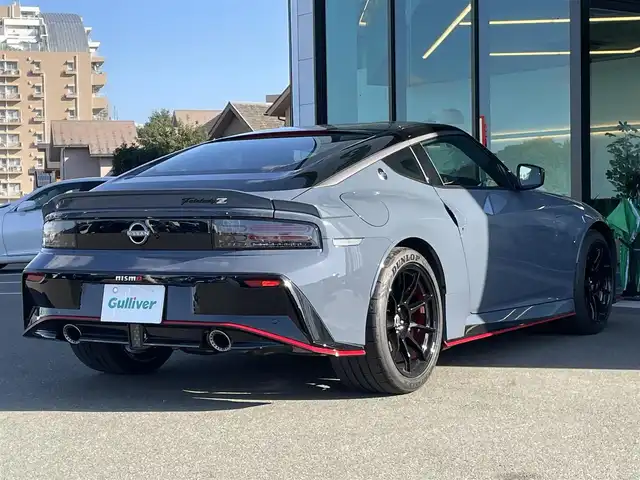 日産 フェアレディ Ｚ ニスモ 東京都 2025(令7)年 0.1千km ガンＭ 登録済未使用車/インテリジェント クルーズコントロール/インテリジェント （前方衝突予測警報）/LDW（車線逸脱警報）/ヒルスタートアシスト/BSW（後側方車両検知警報）/RCTA（後退時車両検知警報）/ハイビームアシスト/インテリジェント エマージェンシーブレーキ/踏み間違い衝突防止アシスト/フロント&バックソナー/純正ナビ/・AM/FM/USB/・フルセグTV/Bluetooth/バックカメラ　/ＢＯＳＥプレミアムサウンド　/ＥＴＣ２．０　/ハーフレザーシート /パドルシフト /NISMO純正19インチアルミホイール /NISMO純正フロアマット/エンジンスタートボタン/スマートキー/オートライト /オートエアコン