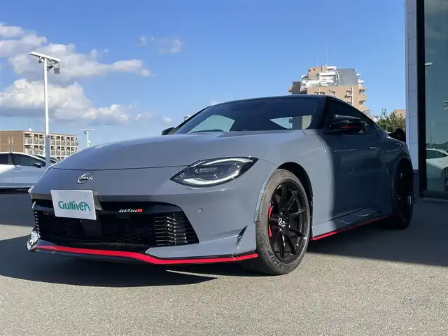日産 フェアレディ Ｚ ニスモ 東京都 2025(令7)年 0.1千km ガンＭ 登録済未使用車/インテリジェント クルーズコントロール/インテリジェント （前方衝突予測警報）/LDW（車線逸脱警報）/ヒルスタートアシスト/BSW（後側方車両検知警報）/RCTA（後退時車両検知警報）/ハイビームアシスト/インテリジェント エマージェンシーブレーキ/踏み間違い衝突防止アシスト/フロント&バックソナー/純正ナビ/・AM/FM/USB/・フルセグTV/Bluetooth/バックカメラ　/ＢＯＳＥプレミアムサウンド　/ＥＴＣ２．０　/ハーフレザーシート /パドルシフト /NISMO純正19インチアルミホイール /NISMO純正フロアマット/エンジンスタートボタン/スマートキー/オートライト /オートエアコン