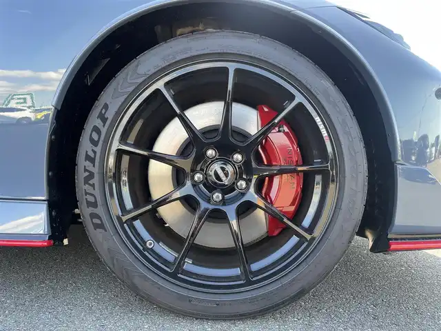 日産 フェアレディ Ｚ ニスモ 東京都 2025(令7)年 0.1千km ガンＭ 登録済未使用車/インテリジェント クルーズコントロール/インテリジェント （前方衝突予測警報）/LDW（車線逸脱警報）/ヒルスタートアシスト/BSW（後側方車両検知警報）/RCTA（後退時車両検知警報）/ハイビームアシスト/インテリジェント エマージェンシーブレーキ/踏み間違い衝突防止アシスト/フロント&バックソナー/純正ナビ/・AM/FM/USB/・フルセグTV/Bluetooth/バックカメラ　/ＢＯＳＥプレミアムサウンド　/ＥＴＣ２．０　/ハーフレザーシート /パドルシフト /NISMO純正19インチアルミホイール /NISMO純正フロアマット/エンジンスタートボタン/スマートキー/オートライト /オートエアコン