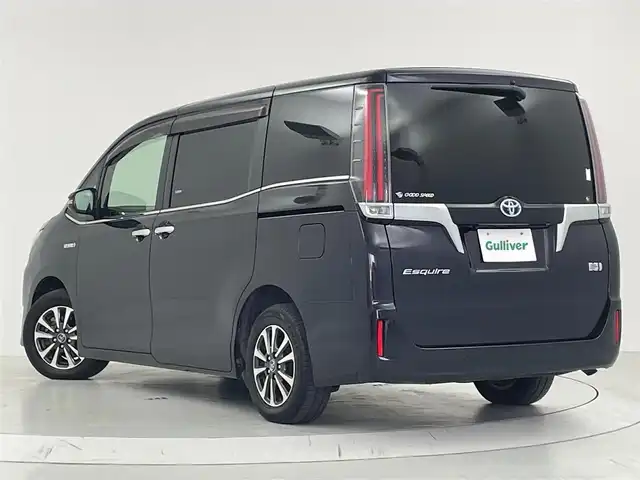 トヨタ エスクァイア ハイブリッド Gi プレミアムパッケージ 大阪府 2019(平31)年 4.8万km スパークリングブラックパールクリスタルシャイン トヨタセーフティセンス/　・プリクラッシュセーフティ　PCS/　・レーントレーシングアシスト　LTA/　・レーンディパーチャーアラート　LDA/　・クルーズコントロール/　・ロードサインアシスト　RSA/　・フロントクロストラフィックアラート　FCTA/　・リアクロストラフィックアラート　RCTA/　・プロアクティブドライビングアシスト　PDA/　・発信遅れ告知機能　TMN/純正ナビ/　CD/DVD/フルセグ/Bluetooth/バックカメラ/両側パワースライドドア/ハーフレザーシート/前席シートヒーター/LEDオートライト/フォグランプ/オートマチックハイビーム/スマートキー/ステアリングヒーター/ステアリングスイッチ/ビルトインETC/純正15インチアルミホイール/後席サンシェード/電動格納ウィンカーミラー/純正フロアマット/ドアバイザー