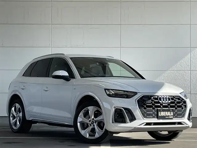 アウディ Ｑ５ 40TDIクワトロ Sライン 山形県 2022(令4)年 2.7万km グレイシアホワイトメタリック 純正ナビ/AppleCarplay/バーチャルコックピット/パワーシート/Sラインハーフレザーシート/ルーフレール/コーナーセンサー/パドルシフト/アダプティブクルーズコントロール/レーンキープアシスト/前後ドライブレコーダー/シートヒーター