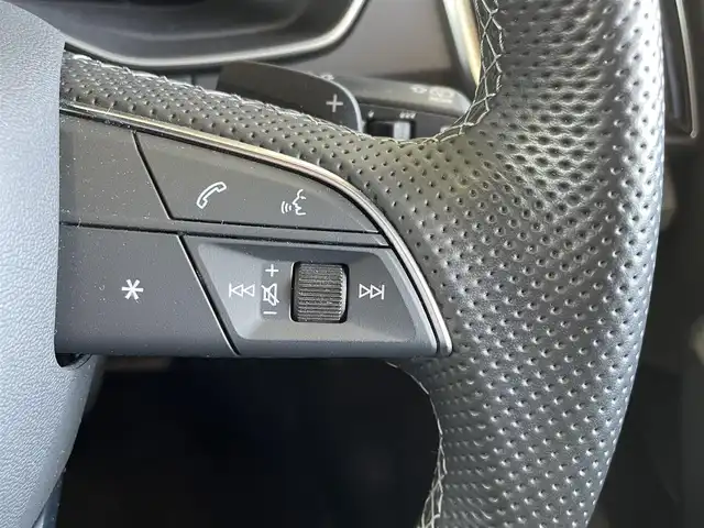 アウディ Ｑ５ 40TDIクワトロ Sライン 山形県 2022(令4)年 2.7万km グレイシアホワイトメタリック 純正ナビ/AppleCarplay/バーチャルコックピット/パワーシート/Sラインハーフレザーシート/ルーフレール/コーナーセンサー/パドルシフト/アダプティブクルーズコントロール/レーンキープアシスト/前後ドライブレコーダー/シートヒーター