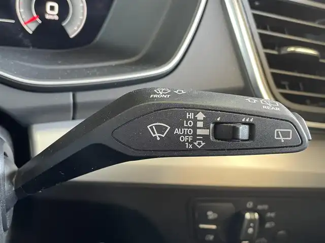 アウディ Ｑ５ 40TDIクワトロ Sライン 山形県 2022(令4)年 2.7万km グレイシアホワイトメタリック 純正ナビ/AppleCarplay/バーチャルコックピット/パワーシート/Sラインハーフレザーシート/ルーフレール/コーナーセンサー/パドルシフト/アダプティブクルーズコントロール/レーンキープアシスト/前後ドライブレコーダー/シートヒーター