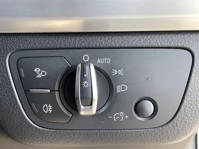 アウディ Ｑ５ 40TDIクワトロ Sライン 山形県 2022(令4)年 2.7万km グレイシアホワイトメタリック 純正ナビ/AppleCarplay/バーチャルコックピット/パワーシート/Sラインハーフレザーシート/ルーフレール/コーナーセンサー/パドルシフト/アダプティブクルーズコントロール/レーンキープアシスト/前後ドライブレコーダー/シートヒーター