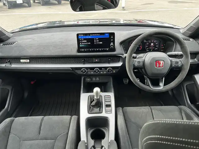 ホンダ シビック タイプR レーシングブラックPKG 和歌山県 2025(令7)年 0.4万km クリスタルブラックパール 純正ナビ/フルセグTV/(AM/FM/USB/Bluetooth)/バックカメラ/衝突軽減ブレーキ/横滑り防止機能/レーダークルコン/ブラインドスポットモニター/コーナーセンサー/電動パーキング/オートホールド/ETC/置くだけ充電/LEDヘッドライト/オートライト/プッシュスタート/スマートキー