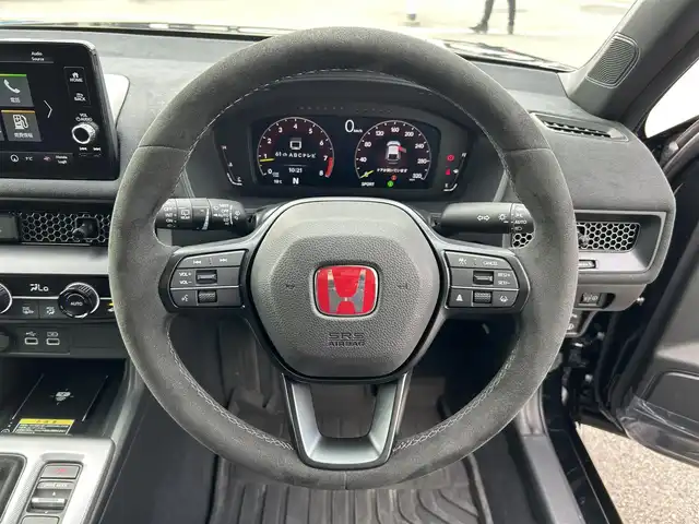 ホンダ シビック タイプR レーシングブラックPKG 和歌山県 2025(令7)年 0.4万km クリスタルブラックパール 純正ナビ/フルセグTV/(AM/FM/USB/Bluetooth)/バックカメラ/衝突軽減ブレーキ/横滑り防止機能/レーダークルコン/ブラインドスポットモニター/コーナーセンサー/電動パーキング/オートホールド/ETC/置くだけ充電/LEDヘッドライト/オートライト/プッシュスタート/スマートキー