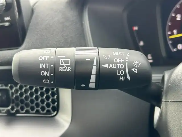 ホンダ シビック タイプR レーシングブラックPKG 和歌山県 2025(令7)年 0.4万km クリスタルブラックパール 純正ナビ/フルセグTV/(AM/FM/USB/Bluetooth)/バックカメラ/衝突軽減ブレーキ/横滑り防止機能/レーダークルコン/ブラインドスポットモニター/コーナーセンサー/電動パーキング/オートホールド/ETC/置くだけ充電/LEDヘッドライト/オートライト/プッシュスタート/スマートキー