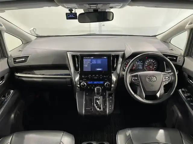 トヨタ アルファード S 愛知県 2020(令2)年 6.2万km ホワイトパールクリスタルシャイン 純正９インチナビ/純正フリップダウンモニター/両側パワースライドドア/レーダークルーズコントロール/衝突軽減ブレーキ/車線逸脱警報/クリアランスソナー/先行車発進告知/電動パーキングブレーキ/ブレーキホールド/バックカメラ/CD/DVDデッキ/ドライブレコーダー/ビルトインＥＴＣ/ＵＳＢ入力端子/アクセサリーソケット/シートカバー/オートハイビーム/LEDヘッドライト/純正フロアマット/純正18インチアルミホイール