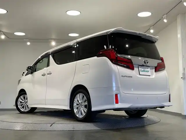 トヨタ アルファード S 愛知県 2020(令2)年 6.2万km ホワイトパールクリスタルシャイン 純正９インチナビ/純正フリップダウンモニター/両側パワースライドドア/レーダークルーズコントロール/衝突軽減ブレーキ/車線逸脱警報/クリアランスソナー/先行車発進告知/電動パーキングブレーキ/ブレーキホールド/バックカメラ/CD/DVDデッキ/ドライブレコーダー/ビルトインＥＴＣ/ＵＳＢ入力端子/アクセサリーソケット/シートカバー/オートハイビーム/LEDヘッドライト/純正フロアマット/純正18インチアルミホイール