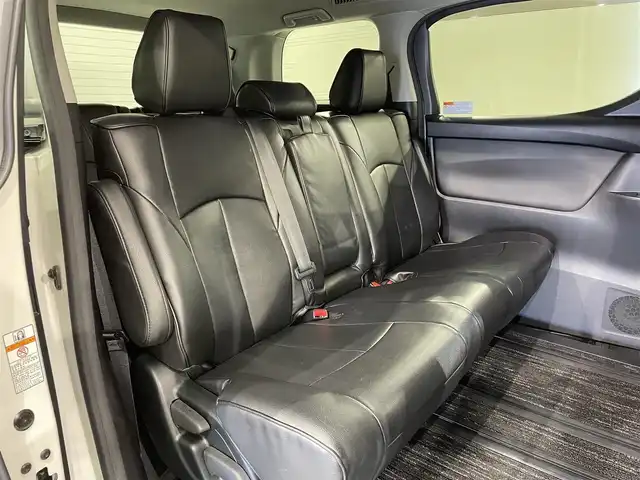 トヨタ アルファード S 愛知県 2020(令2)年 6.2万km ホワイトパールクリスタルシャイン 純正９インチナビ/純正フリップダウンモニター/両側パワースライドドア/レーダークルーズコントロール/衝突軽減ブレーキ/車線逸脱警報/クリアランスソナー/先行車発進告知/電動パーキングブレーキ/ブレーキホールド/バックカメラ/CD/DVDデッキ/ドライブレコーダー/ビルトインＥＴＣ/ＵＳＢ入力端子/アクセサリーソケット/シートカバー/オートハイビーム/LEDヘッドライト/純正フロアマット/純正18インチアルミホイール