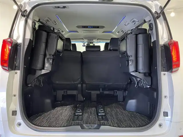 トヨタ アルファード S 愛知県 2020(令2)年 6.2万km ホワイトパールクリスタルシャイン 純正９インチナビ/純正フリップダウンモニター/両側パワースライドドア/レーダークルーズコントロール/衝突軽減ブレーキ/車線逸脱警報/クリアランスソナー/先行車発進告知/電動パーキングブレーキ/ブレーキホールド/バックカメラ/CD/DVDデッキ/ドライブレコーダー/ビルトインＥＴＣ/ＵＳＢ入力端子/アクセサリーソケット/シートカバー/オートハイビーム/LEDヘッドライト/純正フロアマット/純正18インチアルミホイール