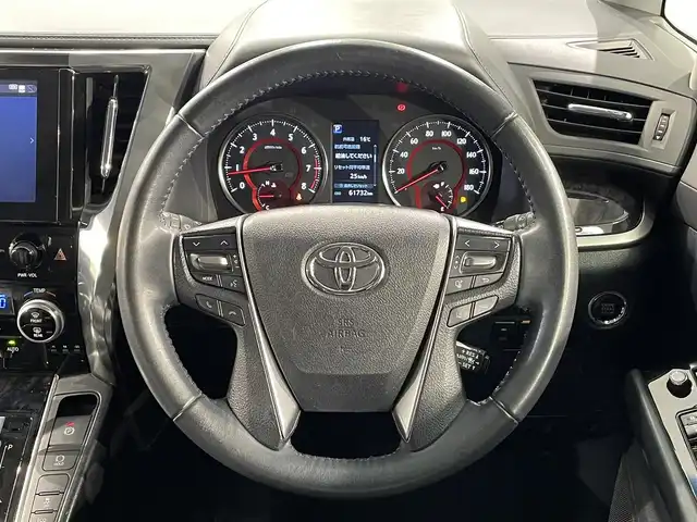 トヨタ アルファード S 愛知県 2020(令2)年 6.2万km ホワイトパールクリスタルシャイン 純正９インチナビ/純正フリップダウンモニター/両側パワースライドドア/レーダークルーズコントロール/衝突軽減ブレーキ/車線逸脱警報/クリアランスソナー/先行車発進告知/電動パーキングブレーキ/ブレーキホールド/バックカメラ/CD/DVDデッキ/ドライブレコーダー/ビルトインＥＴＣ/ＵＳＢ入力端子/アクセサリーソケット/シートカバー/オートハイビーム/LEDヘッドライト/純正フロアマット/純正18インチアルミホイール