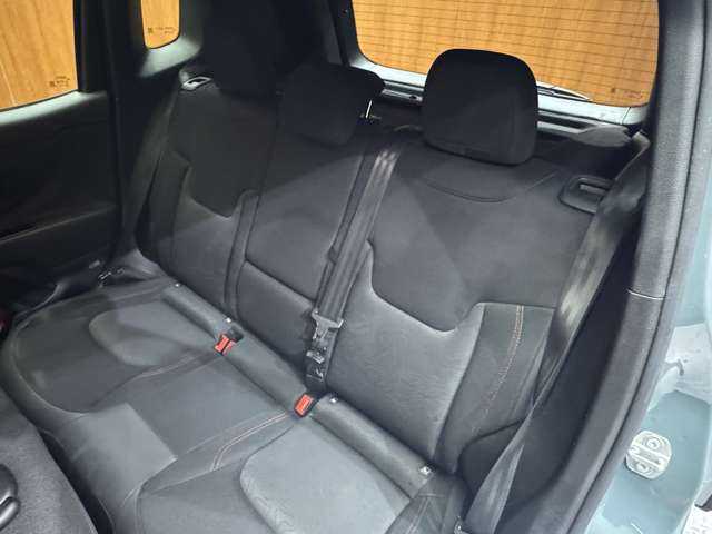 クライスラー・ジープ ジープ レネゲード トレイルホーク 千葉県 2017(平29)年 6万km アンヴィルクリアコート オープンエアルーフ　/クルーズコントロール　/ディスプレイオーディオ　/Bluetooth接続　/バックカメラ　/パーキングアシスト　/車線逸脱防止　/プッシュスタート　/HIDヘッドライト　/純正AW　/ETC