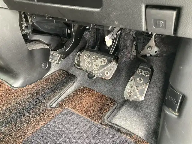 スズキ スペーシア カスタム HYBRID XS ターボ 静岡県 2018(平30)年 8.9万km ピュアホワイトP デュアルセンサーブレーキサポート/純正メモリーナビ(CN-RZ765W)/　AM FM CD DVD Bluetooth USB SD/ビルトインETC/前後方ドライブレコーダー/LEDオートヘッドランプ/レーダークルーズコントロール/シートヒーター(運転席)/両側パワースライドドア/リアクリアランスソナー/レザー調シートカバー/純正15インチアルミホイール/リアロールサンシェード/パドルシフト/フルセグTV/バックモニター