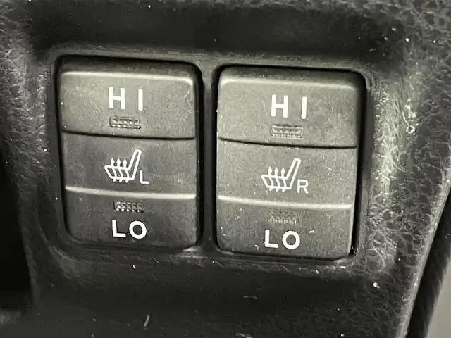 トヨタ エスクァイア ハイブリッド Gi プレミアムパッケージ 千葉県 2017(平29)年 6.2万km ホワイトパールクリスタルシャイン 禁煙車/トヨタセーフティセンス/・プリクラッシュセーフティ/・レーントレーシングアシスト/・クルーズコントロール/・オートマチックハイビーム/・レーンディパーチャーアラート/・プロアクティブドライビングアシスト/・緊急時操舵支援/両側パワースライドドア/フリップダウンモニター/純正10インチナビ/CD/DVD/Bluetooth/フルセグ/バックカメラ/クルーズコントロール/LEDオートライト/ハーフレザーシート/シートヒーター/純正15インチアルミホイール/純正フロアマット/USBポート/プッシュスタート/スマートキー