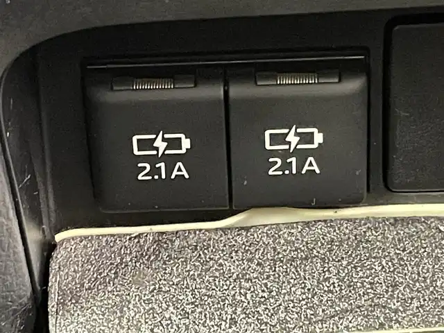 トヨタ エスクァイア ハイブリッド Gi プレミアムパッケージ 千葉県 2017(平29)年 6.2万km ホワイトパールクリスタルシャイン 禁煙車/トヨタセーフティセンス/・プリクラッシュセーフティ/・レーントレーシングアシスト/・クルーズコントロール/・オートマチックハイビーム/・レーンディパーチャーアラート/・プロアクティブドライビングアシスト/・緊急時操舵支援/両側パワースライドドア/フリップダウンモニター/純正10インチナビ/CD/DVD/Bluetooth/フルセグ/バックカメラ/クルーズコントロール/LEDオートライト/ハーフレザーシート/シートヒーター/純正15インチアルミホイール/純正フロアマット/USBポート/プッシュスタート/スマートキー