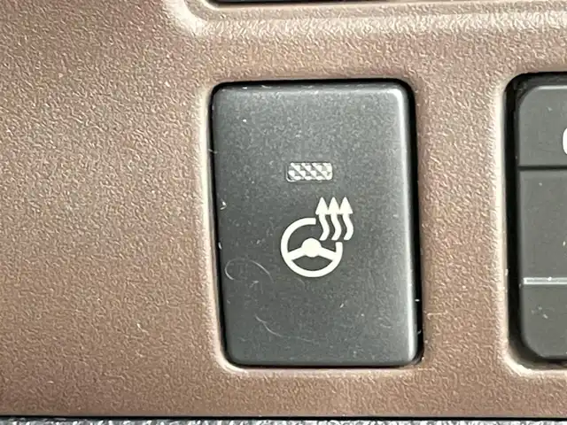 トヨタ エスクァイア ハイブリッド Gi プレミアムパッケージ 千葉県 2017(平29)年 6.2万km ホワイトパールクリスタルシャイン 禁煙車/トヨタセーフティセンス/・プリクラッシュセーフティ/・レーントレーシングアシスト/・クルーズコントロール/・オートマチックハイビーム/・レーンディパーチャーアラート/・プロアクティブドライビングアシスト/・緊急時操舵支援/両側パワースライドドア/フリップダウンモニター/純正10インチナビ/CD/DVD/Bluetooth/フルセグ/バックカメラ/クルーズコントロール/LEDオートライト/ハーフレザーシート/シートヒーター/純正15インチアルミホイール/純正フロアマット/USBポート/プッシュスタート/スマートキー