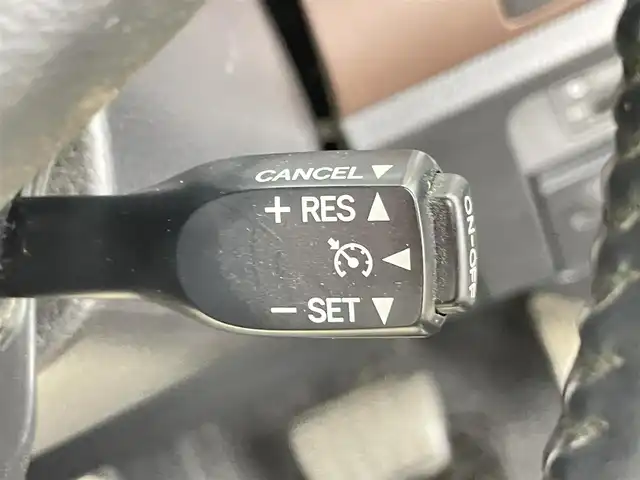 トヨタ エスクァイア ハイブリッド Gi プレミアムパッケージ 千葉県 2017(平29)年 6.2万km ホワイトパールクリスタルシャイン 禁煙車/トヨタセーフティセンス/・プリクラッシュセーフティ/・レーントレーシングアシスト/・クルーズコントロール/・オートマチックハイビーム/・レーンディパーチャーアラート/・プロアクティブドライビングアシスト/・緊急時操舵支援/両側パワースライドドア/フリップダウンモニター/純正10インチナビ/CD/DVD/Bluetooth/フルセグ/バックカメラ/クルーズコントロール/LEDオートライト/ハーフレザーシート/シートヒーター/純正15インチアルミホイール/純正フロアマット/USBポート/プッシュスタート/スマートキー