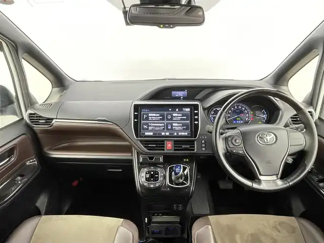 トヨタ エスクァイア ハイブリッド Gi プレミアムパッケージ 千葉県 2017(平29)年 6.2万km ホワイトパールクリスタルシャイン 禁煙車/トヨタセーフティセンス/・プリクラッシュセーフティ/・レーントレーシングアシスト/・クルーズコントロール/・オートマチックハイビーム/・レーンディパーチャーアラート/・プロアクティブドライビングアシスト/・緊急時操舵支援/両側パワースライドドア/フリップダウンモニター/純正10インチナビ/CD/DVD/Bluetooth/フルセグ/バックカメラ/クルーズコントロール/LEDオートライト/ハーフレザーシート/シートヒーター/純正15インチアルミホイール/純正フロアマット/USBポート/プッシュスタート/スマートキー