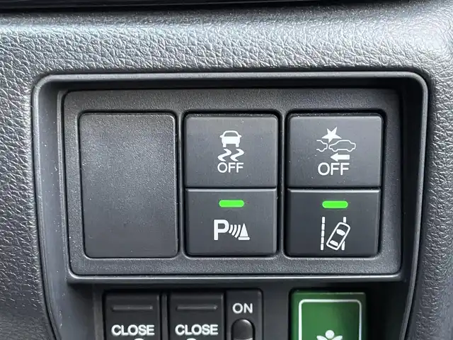 ホンダ オデッセイ アブソルート 香川県 2021(令3)年 3.5万km プレミアムスパークルブラックパール ホンダセンシング/→前方交差車両警報/→車線変更時衝突抑制機能/→車線変更支援機能/→衝突軽減ブレーキ/→アダプティブクルーズコントロール/純正10インチナビ/【FM/AM/CD/DVD/Bluetooth/フルセグTV】/アラウンドビューモニター/両側パワースライドドア/ハーフレザーシート/パワーシート　/革巻きステアリング　/ステアリングリモコン　/前後コーナーセンサー/純正１７インチアルミホイール/ＬＥＤヘッドライト/ETC２．０　/スマートキー　/プッシュスタート