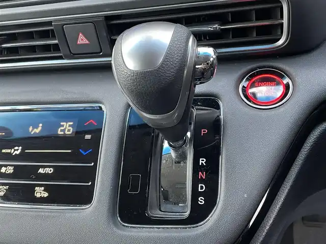 ホンダ オデッセイ アブソルート 香川県 2021(令3)年 3.5万km プレミアムスパークルブラックパール ホンダセンシング/→前方交差車両警報/→車線変更時衝突抑制機能/→車線変更支援機能/→衝突軽減ブレーキ/→アダプティブクルーズコントロール/純正10インチナビ/【FM/AM/CD/DVD/Bluetooth/フルセグTV】/アラウンドビューモニター/両側パワースライドドア/ハーフレザーシート/パワーシート　/革巻きステアリング　/ステアリングリモコン　/前後コーナーセンサー/純正１７インチアルミホイール/ＬＥＤヘッドライト/ETC２．０　/スマートキー　/プッシュスタート