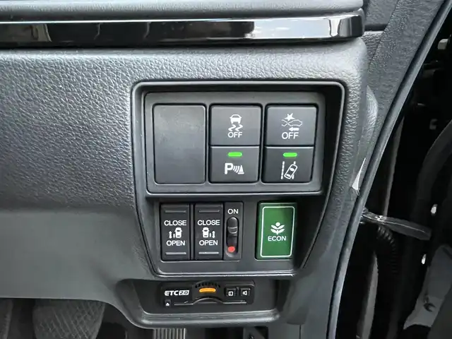 ホンダ オデッセイ アブソルート 香川県 2021(令3)年 3.5万km プレミアムスパークルブラックパール ホンダセンシング/→前方交差車両警報/→車線変更時衝突抑制機能/→車線変更支援機能/→衝突軽減ブレーキ/→アダプティブクルーズコントロール/純正10インチナビ/【FM/AM/CD/DVD/Bluetooth/フルセグTV】/アラウンドビューモニター/両側パワースライドドア/ハーフレザーシート/パワーシート　/革巻きステアリング　/ステアリングリモコン　/前後コーナーセンサー/純正１７インチアルミホイール/ＬＥＤヘッドライト/ETC２．０　/スマートキー　/プッシュスタート