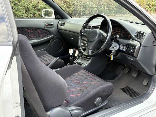 トヨタ カローラ レビン BZ－R 大分県 1997(平9)年 6.5万km スーパーホワイトⅡ 6MT/社外シフトノブ/キーレスキー