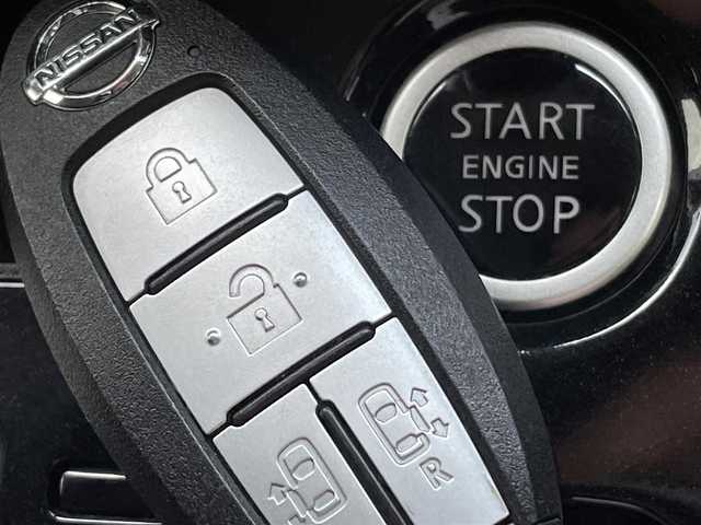 日産 セレナ ハイウェイスター 愛知県 2016(平28)年 5.7万km ブリリアントホワイトパール 純正9インチSDナビ(MM516D-L)/(CD/DVD/Bluetooth/フルセグTV/SD/AUX)/アラウンドビューモニター/パーキングアシスト/プロパイロット/両側パワースライドドア/デュアルバックドア/セーフティパックB/バックカメラ/インテリジェントクルーズコントロール/ビルトインETC/エマージェンシーブレーキ/車線逸脱警報/インテリジェントパーキングアシスト/インテリジェントルームミラー/ウォークスルー/LEDヘッドライト/フロントフォグランプ/純正16インチアルミホイール