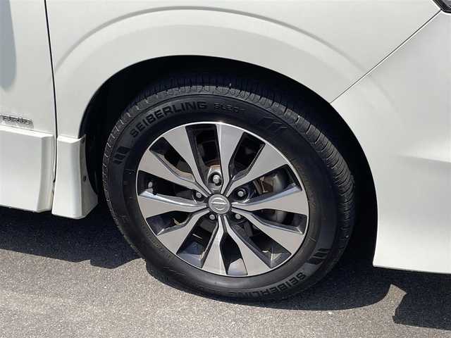 日産 セレナ ハイウェイスター 愛知県 2016(平28)年 5.7万km ブリリアントホワイトパール 純正9インチSDナビ(MM516D-L)/(CD/DVD/Bluetooth/フルセグTV/SD/AUX)/アラウンドビューモニター/パーキングアシスト/プロパイロット/両側パワースライドドア/デュアルバックドア/セーフティパックB/バックカメラ/インテリジェントクルーズコントロール/ビルトインETC/エマージェンシーブレーキ/車線逸脱警報/インテリジェントパーキングアシスト/インテリジェントルームミラー/ウォークスルー/LEDヘッドライト/フロントフォグランプ/純正16インチアルミホイール