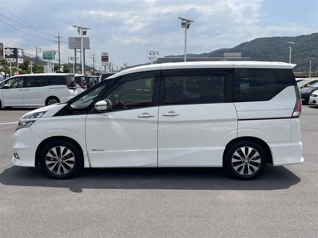日産 セレナ ハイウェイスター 愛知県 2016(平28)年 5.7万km ブリリアントホワイトパール 純正9インチSDナビ(MM516D-L)/(CD/DVD/Bluetooth/フルセグTV/SD/AUX)/アラウンドビューモニター/パーキングアシスト/プロパイロット/両側パワースライドドア/デュアルバックドア/セーフティパックB/バックカメラ/インテリジェントクルーズコントロール/ビルトインETC/エマージェンシーブレーキ/車線逸脱警報/インテリジェントパーキングアシスト/インテリジェントルームミラー/ウォークスルー/LEDヘッドライト/フロントフォグランプ/純正16インチアルミホイール