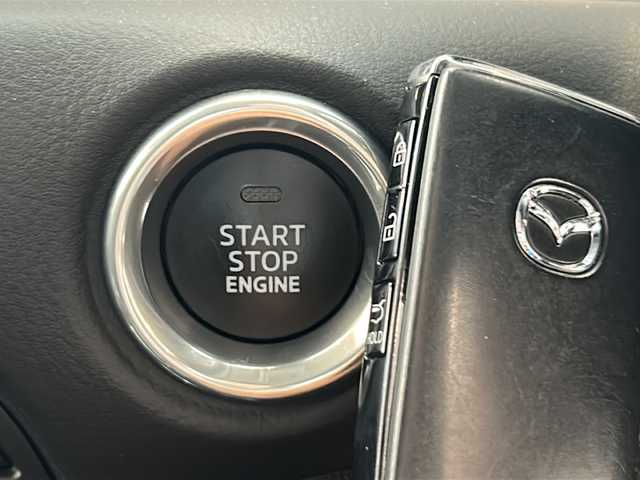 マツダ ＣＸ－５ XD フィールドジャーニー 岐阜県 2022(令4)年 1.4万km ジルコンサンドメタリック ・４WD/・ETC2.0/・前後ドライブレコーダー/・１０．２５インチセンターディスプレイ/（Bluetooth/USB/フルセグテレビ）/・全周囲カメラ/・ヘッドアップディスプレイ/・アダプティブクルーズコントロール/・クルージング＆トラフィック・サポート、ワイヤレス充電（Ｑｉ）/・ハンズフリー機能付パワーリフトゲート/・コーナーセンサー/・レーントレーシングアシスト/・シートヒーター（１，２列）/・ブラインドスポットモニター/・純正17インチアルミホイール/・純正LEDヘッドライト/・フォグランプ/・デジタルインナーミラー/・ステアリングヒーター/・パドルシフト/・オートマチックハイビーム