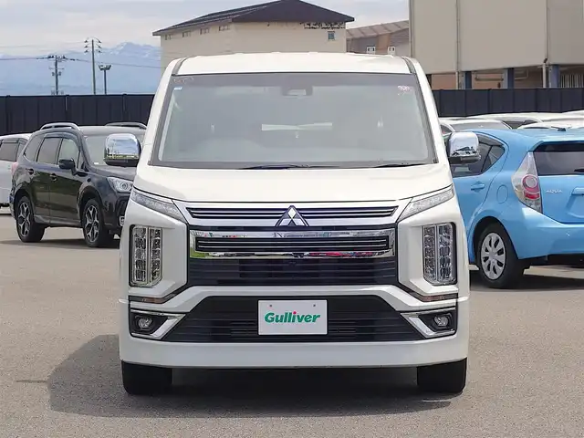 三菱 デリカＤ：５ アーバンギア G パワーパッケージ 山形県 2020(令2)年 8.2万km ウォームホワイトパール 4WD/衝突被害軽減システム/全周囲カメラ/両側パワースライドドア/電動リアゲート/レーダークルーズコントロール/LEDオートヘッドライト/パワーシート/シートヒーター/純正18インチアルミホイール/オートサイドステップ/アイドリングストップ/ステアリングスイッチ/パドルシフト/スマートルームミラー/IC付ターボ/BSM/フォグランプ/スマートキー