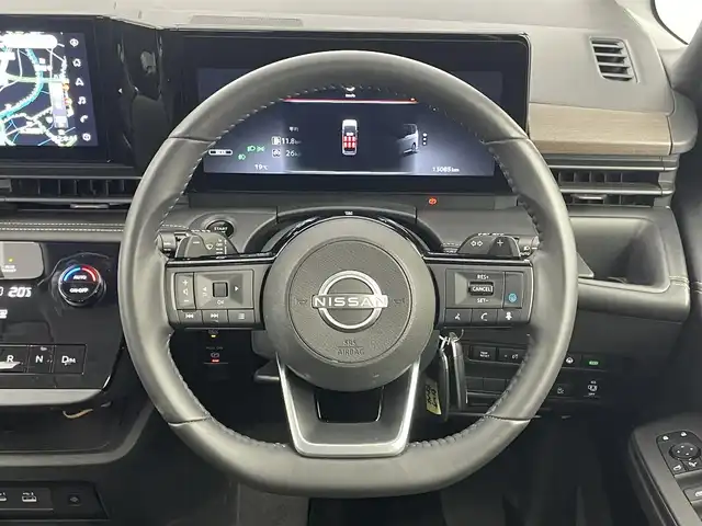日産 セレナ ハイウェイスター V 埼玉県 2023(令5)年 1.3万km 赤 純正12.3インチナビ/　AM FM Bluetooth USB AppleCarPlay/フルセグTV/アラウンドビューモニター/デジタルインナーミラー/前後方ドライブレコーダー/LEDオートヘッドライト/両側パワースライドドア/ワイヤレス充電/前後クリアランスソナー/純正16インチアルミホイール/エマージェンシーブレーキ/プロパイロット/ビルトインETC2.0