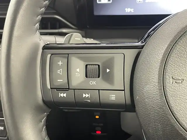 日産 セレナ ハイウェイスター V 埼玉県 2023(令5)年 1.3万km 赤 純正12.3インチナビ/　AM FM Bluetooth USB AppleCarPlay/フルセグTV/アラウンドビューモニター/デジタルインナーミラー/前後方ドライブレコーダー/LEDオートヘッドライト/両側パワースライドドア/ワイヤレス充電/前後クリアランスソナー/純正16インチアルミホイール/エマージェンシーブレーキ/プロパイロット/ビルトインETC2.0