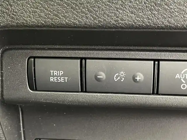 日産 セレナ ハイウェイスター V 埼玉県 2023(令5)年 1.3万km 赤 純正12.3インチナビ/　AM FM Bluetooth USB AppleCarPlay/フルセグTV/アラウンドビューモニター/デジタルインナーミラー/前後方ドライブレコーダー/LEDオートヘッドライト/両側パワースライドドア/ワイヤレス充電/前後クリアランスソナー/純正16インチアルミホイール/エマージェンシーブレーキ/プロパイロット/ビルトインETC2.0
