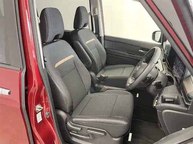 日産 セレナ ハイウェイスター V 埼玉県 2023(令5)年 1.3万km 赤 純正12.3インチナビ/　AM FM Bluetooth USB AppleCarPlay/フルセグTV/アラウンドビューモニター/デジタルインナーミラー/前後方ドライブレコーダー/LEDオートヘッドライト/両側パワースライドドア/ワイヤレス充電/前後クリアランスソナー/純正16インチアルミホイール/エマージェンシーブレーキ/プロパイロット/ビルトインETC2.0