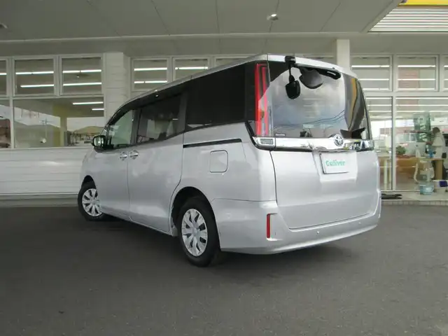 トヨタ ノア X 千葉県 2021(令3)年 2.9万km シルバーM ワンオーナー/純正オーディオ【CD/AUX/USB】/フロント、リアコーナーセンサー/社外前後ドライブレコーダー/片側パワースライドドア/トヨタセーフティセンス/クルーズコントロール/純正ビルトインETC/LEDヘッドライト/リモコンキー/ISOFIX/Rミラー/R4、5、6年記録簿有