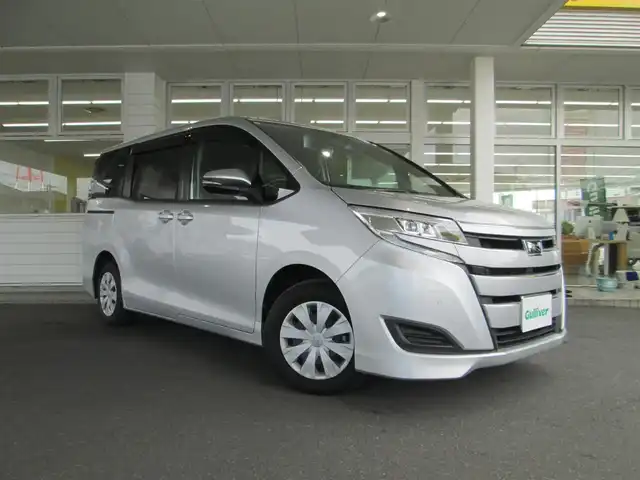 トヨタ ノア X 千葉県 2021(令3)年 2.9万km シルバーM ワンオーナー/純正オーディオ【CD/AUX/USB】/フロント、リアコーナーセンサー/社外前後ドライブレコーダー/片側パワースライドドア/トヨタセーフティセンス/クルーズコントロール/純正ビルトインETC/LEDヘッドライト/リモコンキー/ISOFIX/Rミラー/R4、5、6年記録簿有
